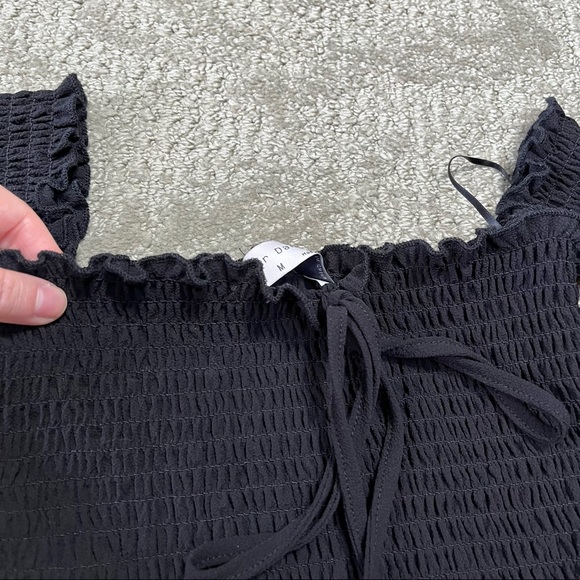 💚SOLD💚 EUC Women's Dolls Kill Cropped Off The Shoulder Top size Medium - Picture 5 of 8